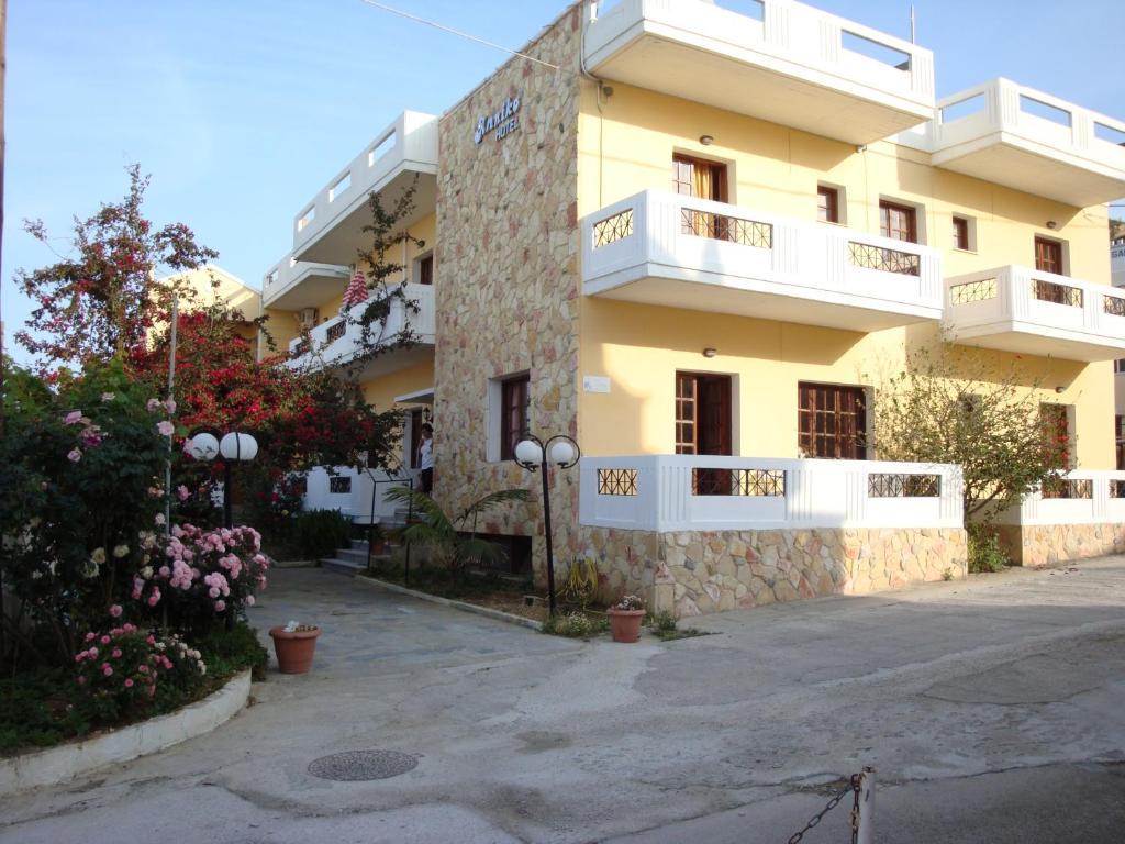 Aparthotel Anniko Stalós Exterior foto